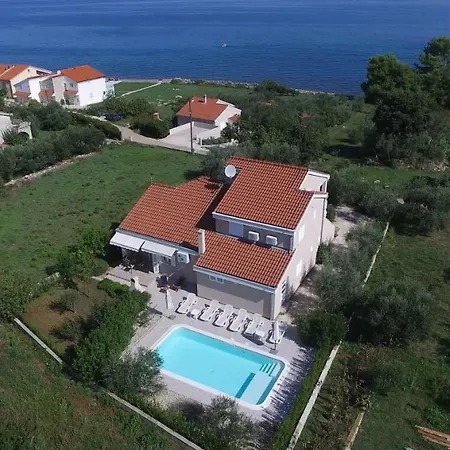 Karla, Dobropoljana, Otok Pasman Apartment