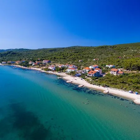 Karla, Dobropoljana, Otok Pasman