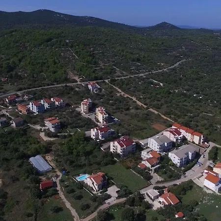 Karla, Dobropoljana, Otok Pasman